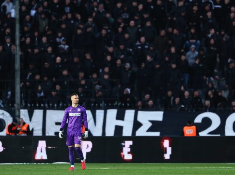 Η αστυνομία έκρυψε τους δημοσιογράφους στο κέντρο Τύπου – Με δική τους ευθύνη επέστρεψαν κάποιοι στο δεύτερο ημίχρονο