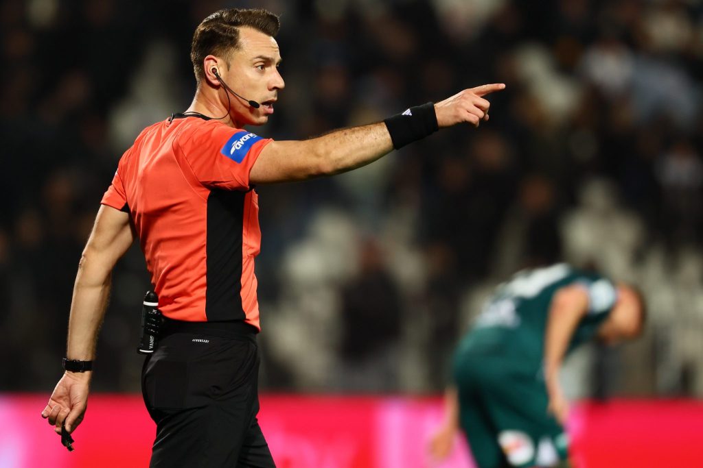 Είναι και… καρτάκιας ο Βεργέτης που άφησε τον ΠΑΟΚ και πάει Φάληρο- Πόσους παίκτες έχει ο Ολυμπιακός στο όριο για τα playoffs