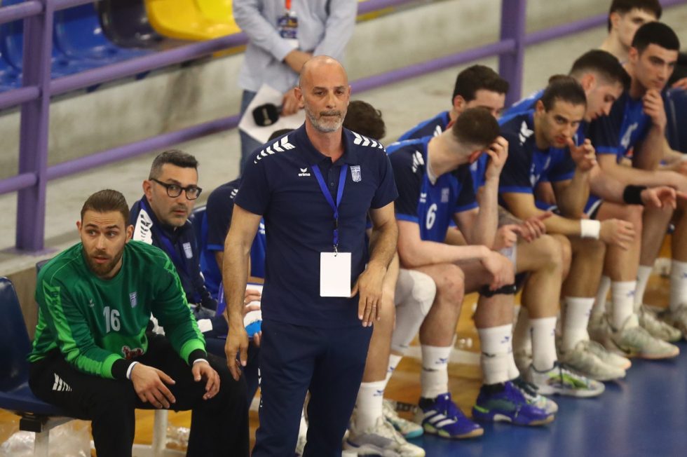 Ζαραβίνας: «Το μόνο θετικό είναι η αντίδραση της ομάδας όταν βρέθηκε πίσω με 3 γκολ»