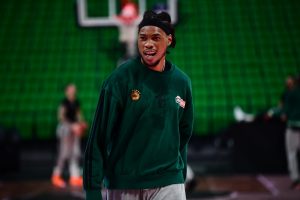 «Ο Χολμς απάντησε στην κριτική του Αταμάν και το συμβόλαιό του τερματίστηκε»