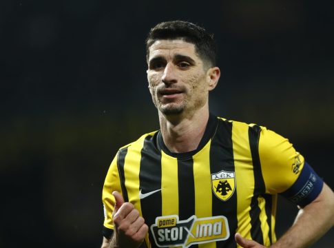 Η ΑΕΚ ανακοίνωσε στο γήπεδο την επέκταση της συνεργασίας της με τον Μάνταλο ως το 2027 (vid)