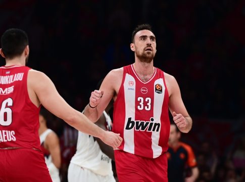 Κάνει πάρτι ο Νικόλα Μιλουτίνοφ – Από κοντά και ο Βεζένκοφ