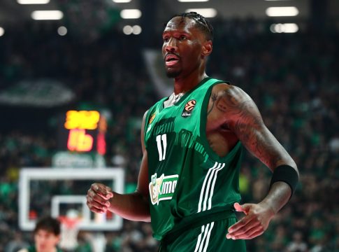 Χέιζ-Ντέιβις: «Αυτή είναι η ομάδα του Λεσόρ και του Ναν, προσπαθώ να προσφέρω όπως μπορώ»