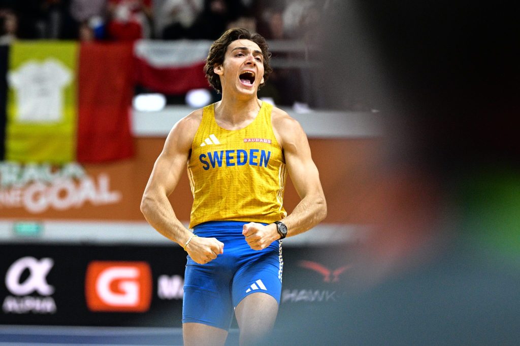 Συνεχίζει τη συλλογή μεταλλίων ο Ντουπλάντις: Έφτασε τα 23 χρυσά και τα τέσσερα σερί σε Παγκόσμιο κλειστού (vid)