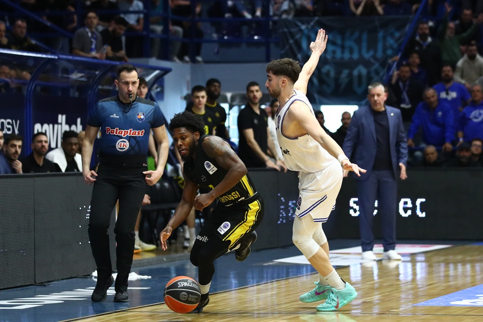 Γουόκερ: «Ο Παπαθεοδώρου είναι ο καλύτερος προπονητής στην Ευρώπη»