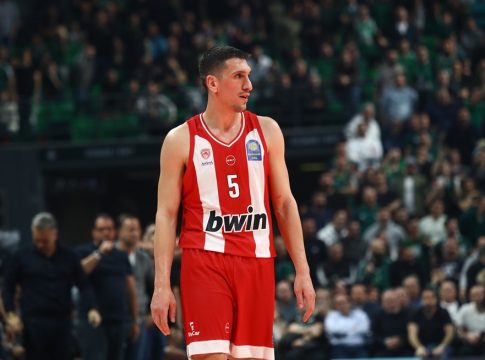 Συνεχόμενα καλάθια για τον Ολυμπιακό από τον Λαρεντζάκη (vid)