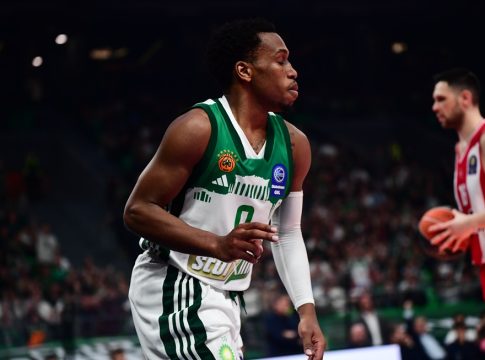 Σορτς: «Δεν υπάρχουν δικαιολογίες όταν βγαίνεις να παίξεις, πρέπει να τα δίνεις όλα»