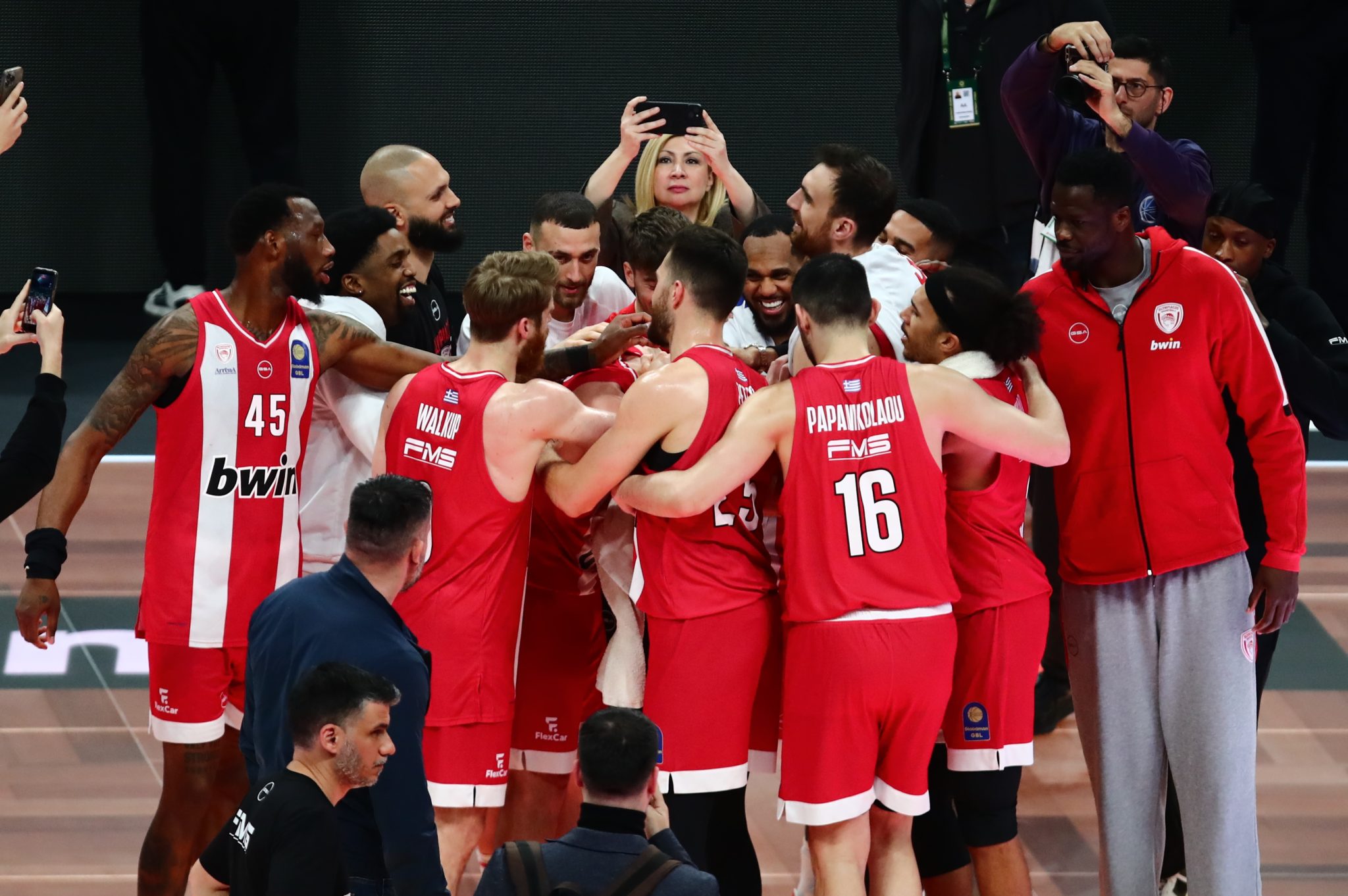 Ο αήττητος Ολυμπιακός και το 4-1 του Μπαρτζώκα κόντρα στον Αταμάν (vids)