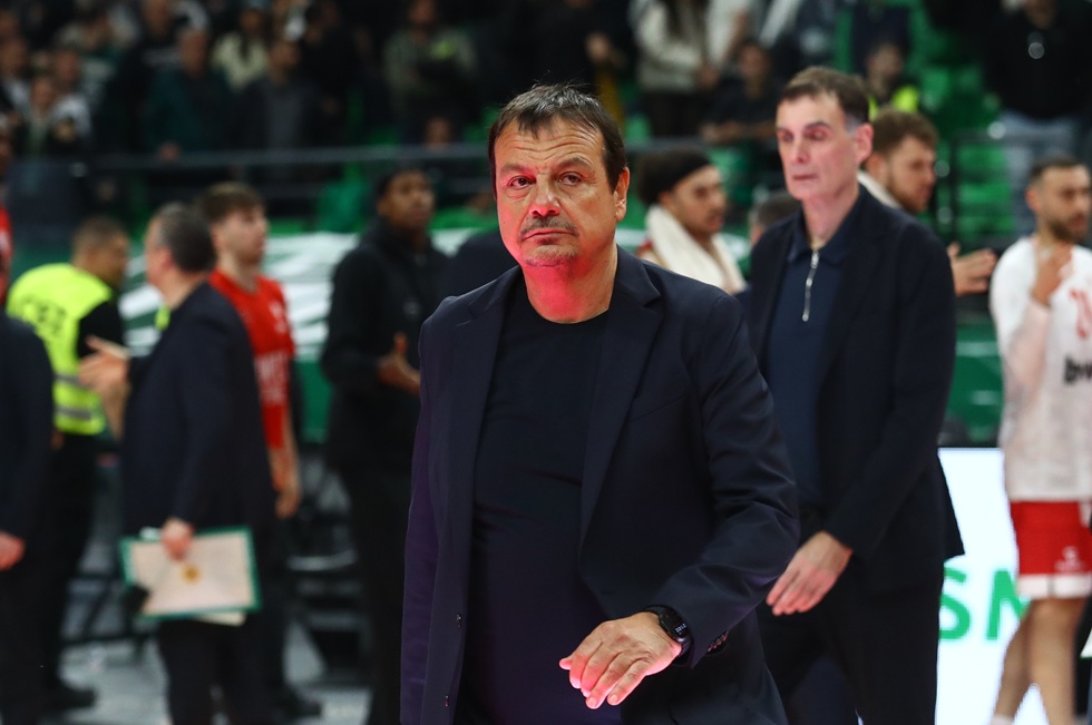 Μυθικό «κράξιμο» σε Αταμάν: «Κλαίει πολύ, να γίνει καλύτερος προπονητής»