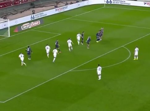 Κέρδισε φάουλ με ωραία ενέργεια ο Καρέτσας – Λίγο άουτ η εκτέλεση του Μπακασέτα (vid)