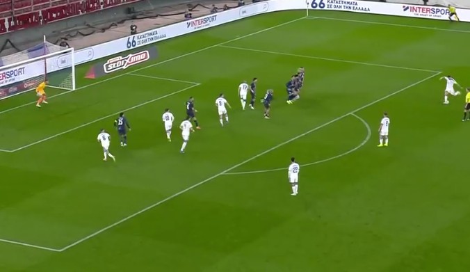 Κέρδισε φάουλ με ωραία ενέργεια ο Καρέτσας – Λίγο άουτ η εκτέλεση του Μπακασέτα (vid)