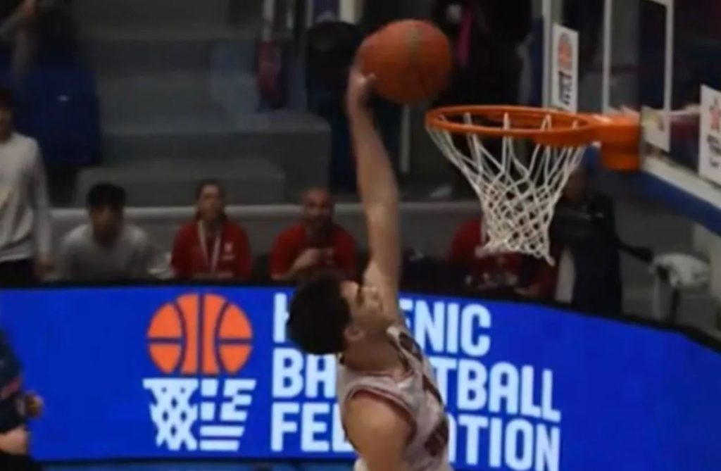 Θανάσης Σπανούλης: Ο γιος του «Kill Bill» έκλεψε και κάρφωσε υπό το βλέμμα του πατέρα του (vid)