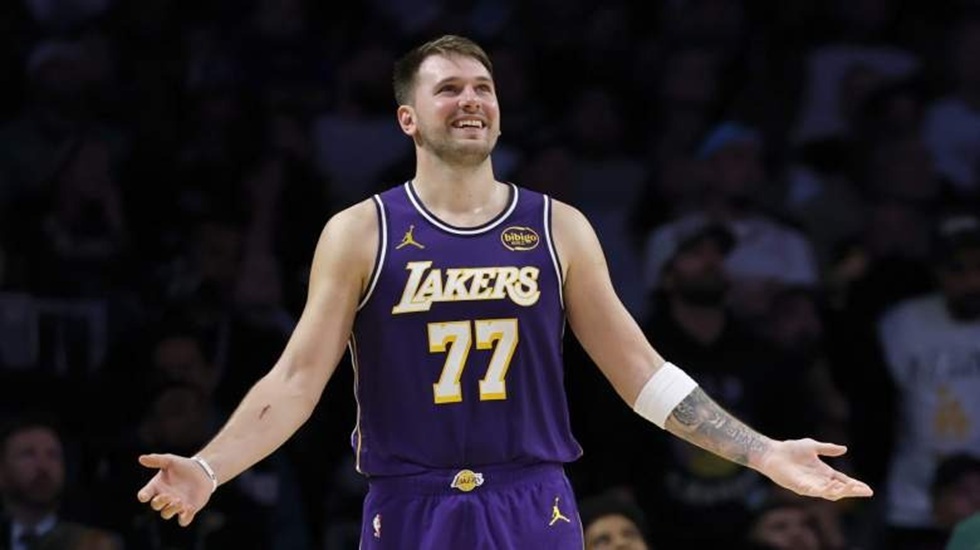 Ο Ντόντσιτς διαλύει το ένα ρεκόρ μετά το άλλο με τους Λέικερς (vids)