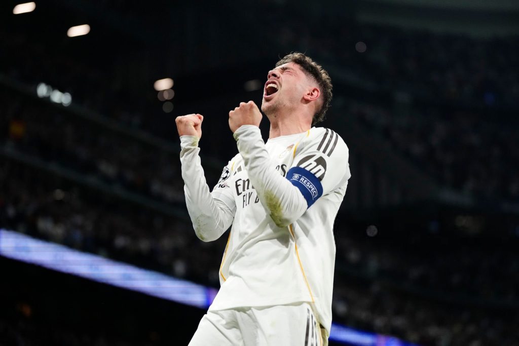 Τρομερός Βαλβέρδε σκοράρει ξανά και 2-0 η Ρεάλ τη Σίτι (vids)