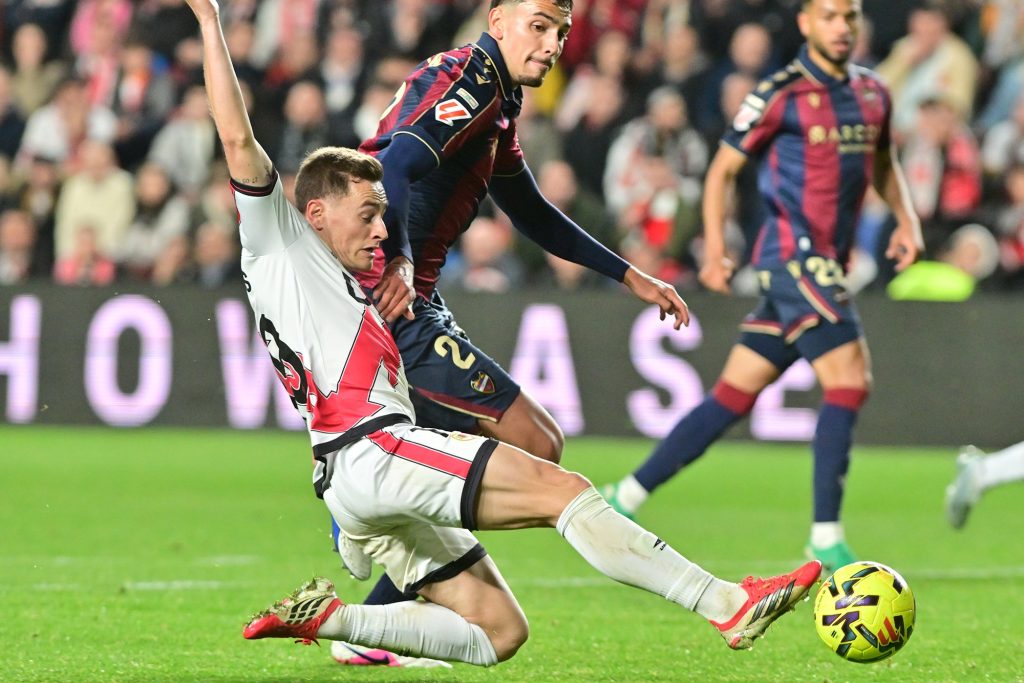 Βαγιεκάνο – Λεβάντε 1-1: «Χρυσός» βαθμός με buzzer beater και με δέκα παίκτες για τη Ράγιο