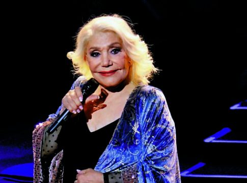 Μαρινέλλα: Την Τρίτη η κηδεία της μεγάλης τραγουδίστριας στη Μητρόπολη Αθηνών – Σε λαϊκό προσκύνημα η σορός της