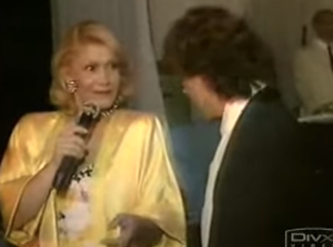 «Με τον Γκάλη, τον Γιαννάκη και τα άλλα παιδιά…»: Όταν η Μαρινέλλα τραγουδούσε για τις μεγάλες επιτυχίες του μπασκετικού Άρη (vid)