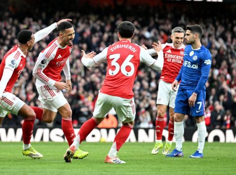 Άρσεναλ – Τσέλσι 2-1: Πήρε και αυτό το ντέρμπι και βαδίζει ολοταχώς για τον τίτλο
