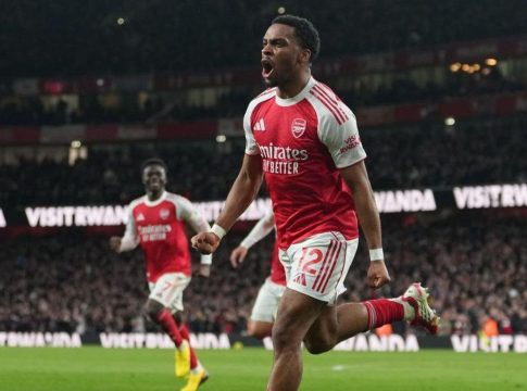 Άρσεναλ – Έβερτον 2-0: «Κανονιές» τίτλου στις καθυστερήσεις και +10