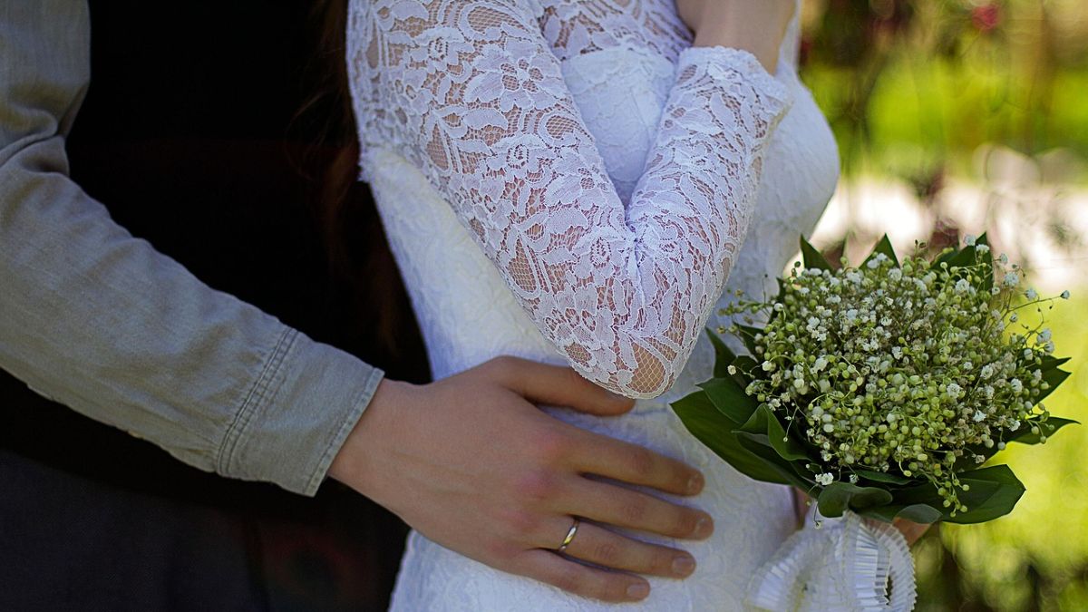 Παντρεύεται για τρίτη φορά πασίγνωστη Ελληνίδα τραγουδίστρια (pic)