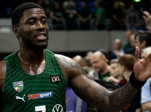 Στην κορυφή του Top 10 της αγωνιστικής της Euroleague o Μόουζες Ράιτ με εντυπωσιακό μπλοκ (vid)