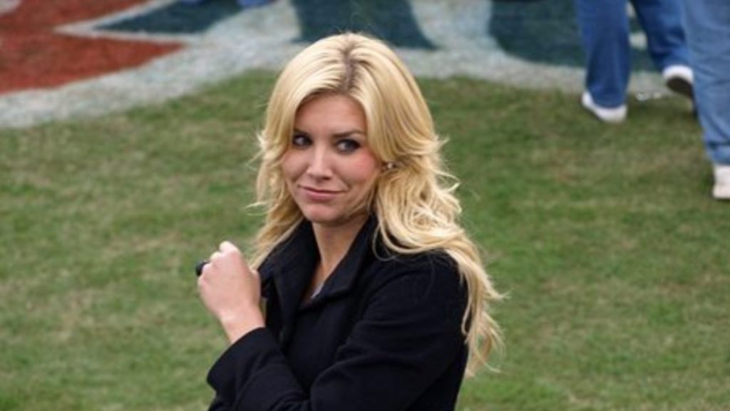 Σκάνδαλο με πασίγνωστη αθλητική δημοσιογράφο μετά το διαζύγιό της (pics)