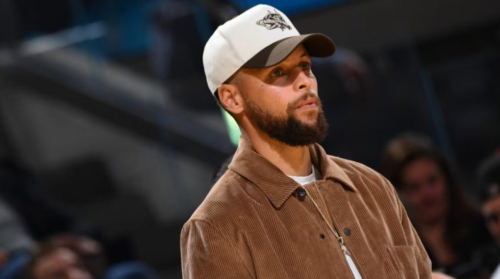 Συνεχίζουν τα προβλήματα για τον Κάρι: «Εκτός δράσης για τουλάχιστον 10 ημέρες ακόμη»