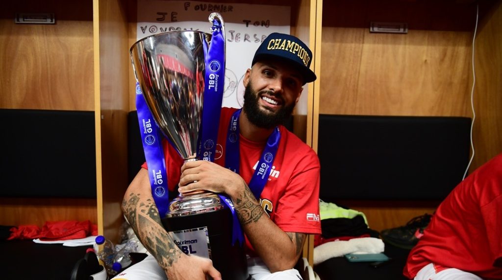 Φουρνιέ: «Ο Ολυμπιακός φτιάχτηκε για μένα – Το ’24 σκέφτηκα να αποσυρθώ»