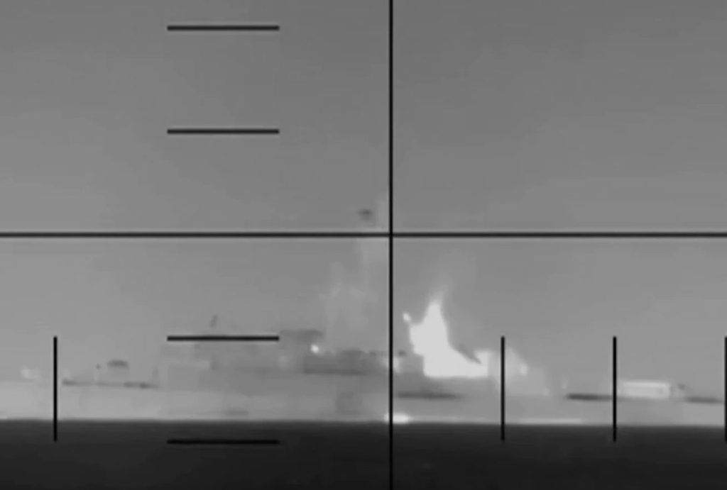 Βίντεο – σοκ: Η στιγμή που οι ΗΠΑ τορπιλίζουν την ιρανική φρεγάτα Dena!