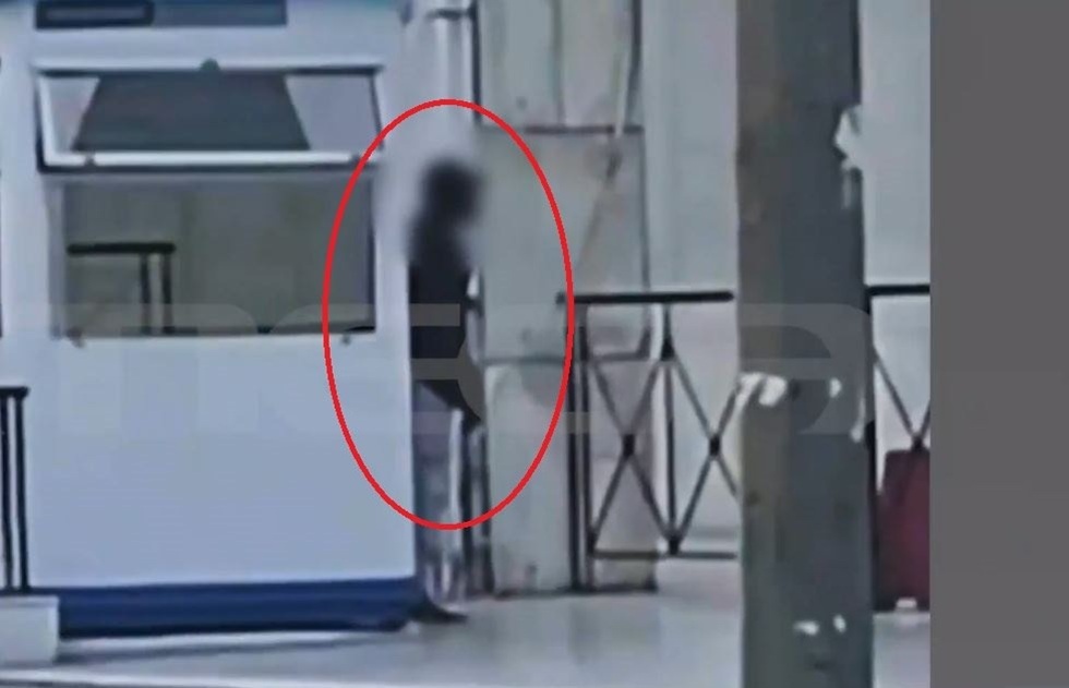 Βίντεο ντοκουμέντο – Η στιγμή που ο 48χρονος απειλεί τους αστυνομικούς με χειροβομβίδα στη ΓΑΔΑ – Τι λέει η σύζυγός του