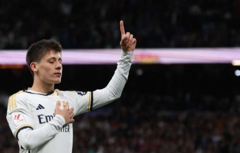 Ρεάλ Μαδρίτης – Έλτσε 4-1: Μείωσε στο -1 και περιμένει η «Βασίλισσα», το γκολ της χρονιά ο Γκιουλέρ