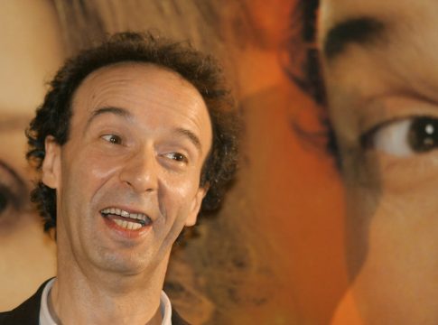 «Πώς μπορούμε ακόμη να μιλάμε για πόλεμο;»: Ο Ρομπέρτο Μπενίνι έγινε viral με το πιο σημαντικό μήνυμα των ημερών