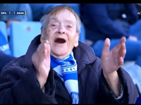 Συγκλονιστική σκηνή: Η θρυλική κυρά Χάιδω του Ηρακλή τραγούδησε για την αγαπημένη της ομάδα (vid)