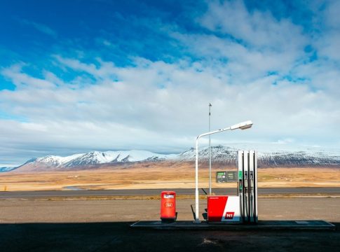Σε κινητοποιήσεις οι βενζινοπώλες για το πλαφόν – Πρώτα βλέπουν Θεοδωρικάκο