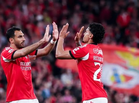 Μπενφίκα – Γκιμαράες 3-0: Τριάρα των «αετών» με σκόρερ Παυλίδη