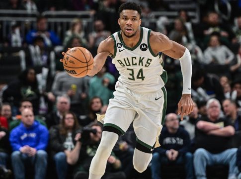 Στο πλευρό του Γιάννη Αντετοκούνμπο η Ένωση Παικτών του ΝΒΑ