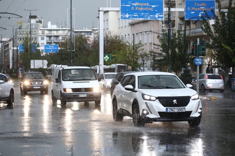 H «Ντέμπορα» φέρνει ισχυρές βροχές και καταιγίδες και στην Αττική