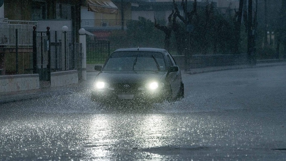 Συναγερμός για την κακοκαιρία «Εξπρές» με καταιγίδες και 10 μποφόρ – Στο «κόκκινο» 5 περιοχές, πότε επηρεάζεται η Αττική;