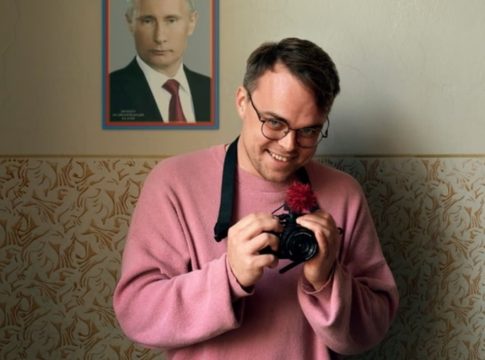 Η Ρωσία απαγόρευσε την προβολή του βραβευμένου με Όσκαρ ντοκιμαντέρ «Mr Nobody Against Putin»