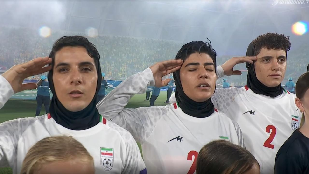 «Προδότριες»: Το καθεστώς του Ιράν στοχοποίησε την Εθνική γυναικών και… το μήνυμα ελήφθη (vids)