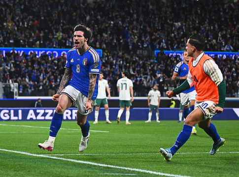 Η Ιταλία ένα βήμα πριν την επιστροφή της σε Μουντιάλ, μοιραίος για την Αλβανία ο Στρακόσα – Στον τελικό και οι Δανία, Σουηδία, Κόσοβο