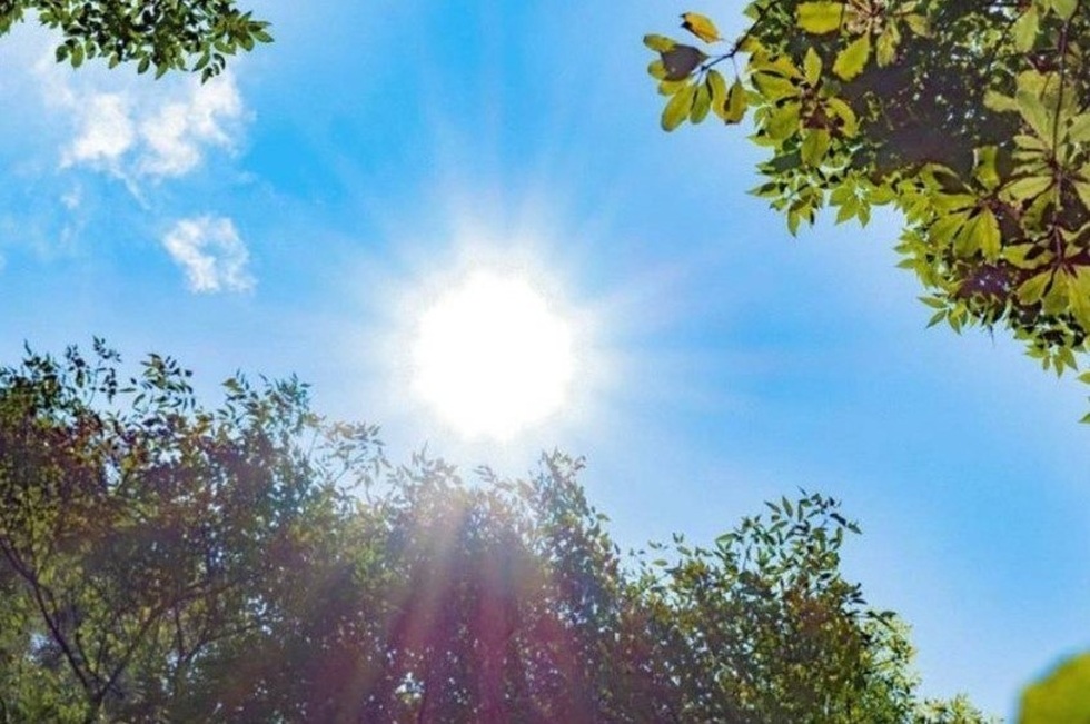 Καιρός: Παραμένει το ανοιξιάτικο σκηνικό την Κυριακή στις περισσότερες περιοχές – Πού θα βρέξει