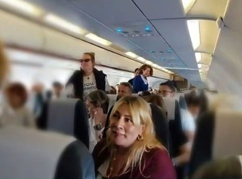 Σμαράγδα Καρύδη – Γιώργος Καπουτζίδης: Επέστρεψαν στην Ελλάδα μετά τον εγκλωβισμό στη Σρι Λάνκα – Το θρίλερ με την πτήση επαναπατρισμού μέσω Ομάν