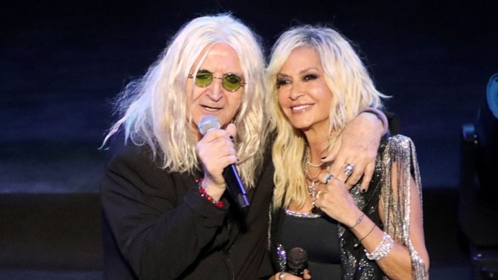 Χαμός με το νέο τραγούδι του Καρβέλα για τις γυναίκες – «Τη λένε πουτ@να, καργιόλ@»