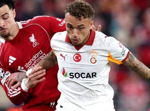 Σοκαριστικός τραυματισμός του Λανγκ της Γαλατά – Έκοψε το δάχτυλό του (vids)