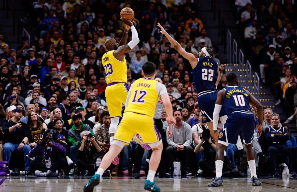 Α-στα-μά-τη-τος: Ο Λεμπρόν Τζέιμς έσπασε ένα ακόμη μυθικό ρεκόρ στο NBA (vids)