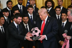 Σάλος με τον Μέσι: Χειροκρότησε τον Τραμπ μετά την ομιλία του για τους βομβαρδισμούς στο Ιράν! (vid)