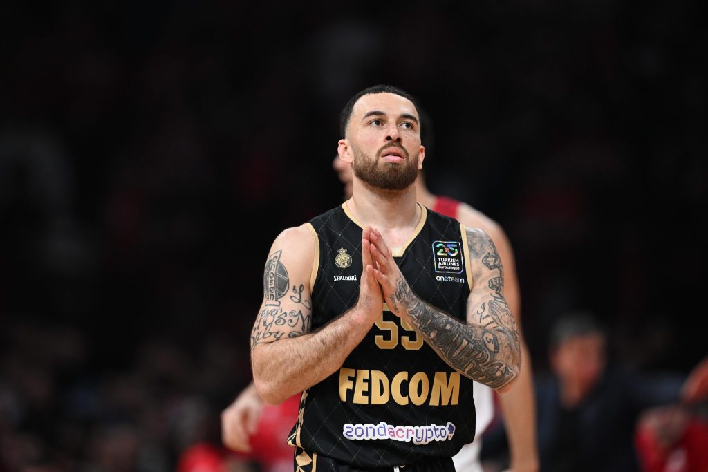 «Μάικ Τζέιμς και Ολιβιέ Ενκάμουα ψηλά στη μεταγραφική λίστα»