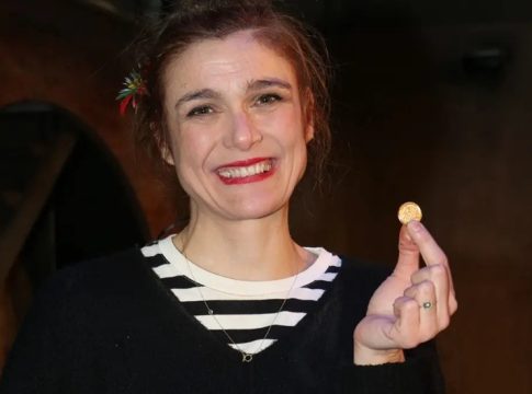 Είχε κρατήσει τα πάντα κρυφά: Γέννησε πασίγνωστη Ελληνίδα ηθοποιός και δεν το γνώριζε κανείς