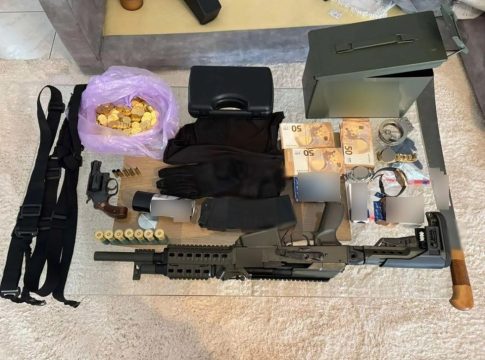 Λάρισα: Πώς δρούσε η οικογενειακή σπείρα που έκανε κομπίνες με «χρυσές» λίρες – Πάνω από 1 εκατ. ευρώ τα «κέρδη»